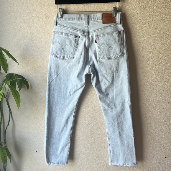 Levi’s 501 Cropped Jeans - Picture 3 of 5